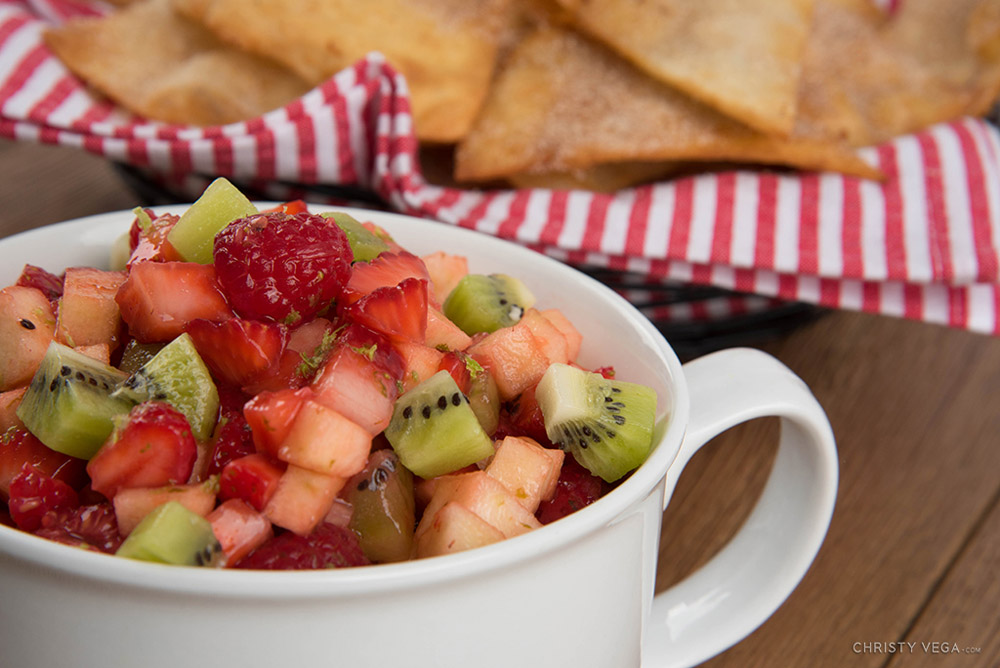 Strawberry_Salsa_with_Cinnamon_Chips